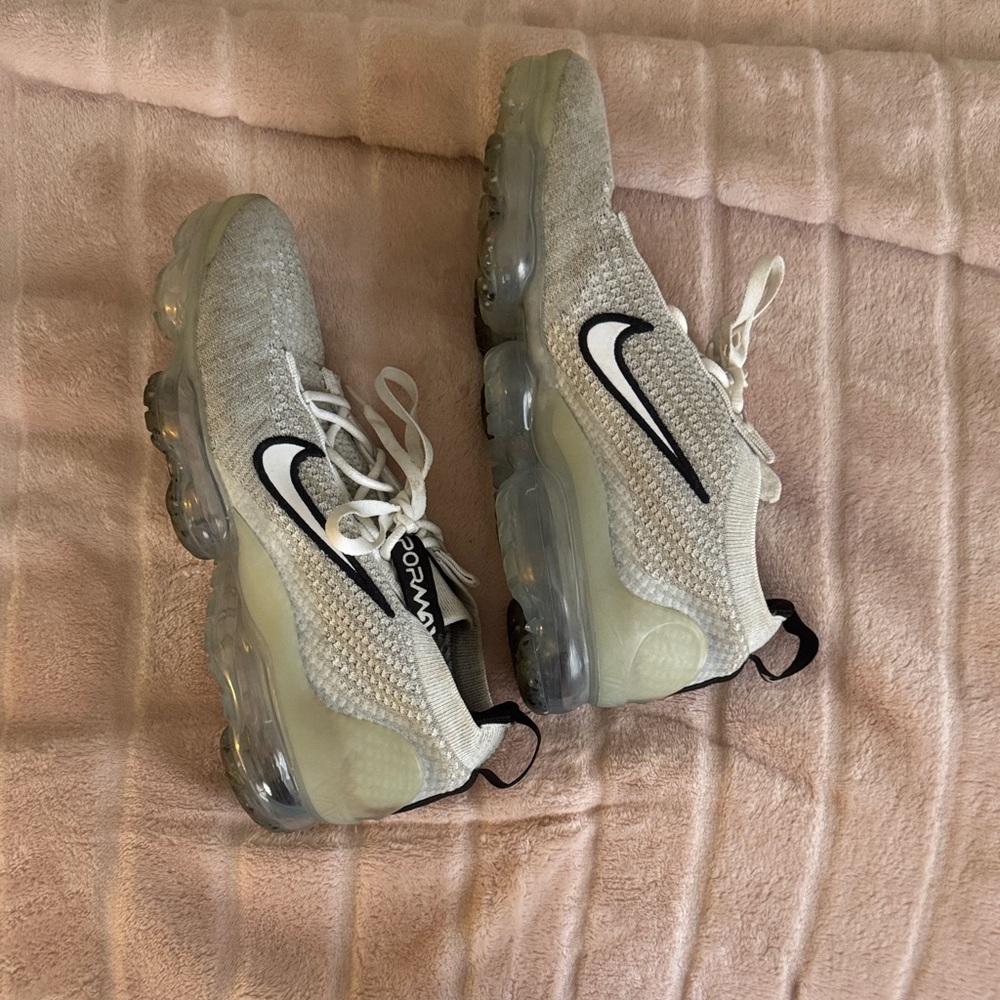Nike Light Gray vapor maxes brand new